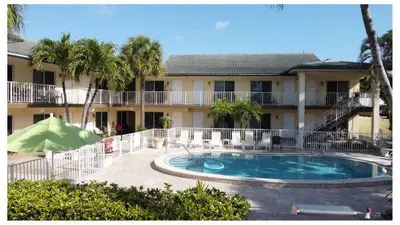 1907 NE 2ND Street 15, Deerfield Beach – Apartment for rent