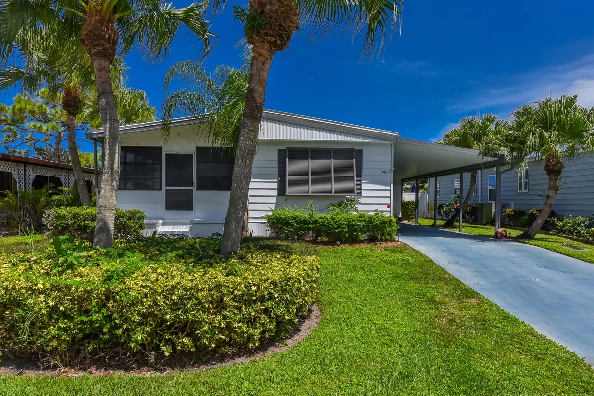 Front at 7983 SE SARATOGA Drive, Hobe Sound