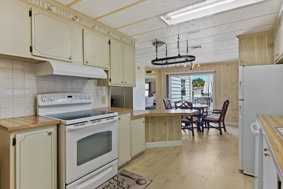 Kitchen at 7983 SE SARATOGA Drive, Hobe Sound