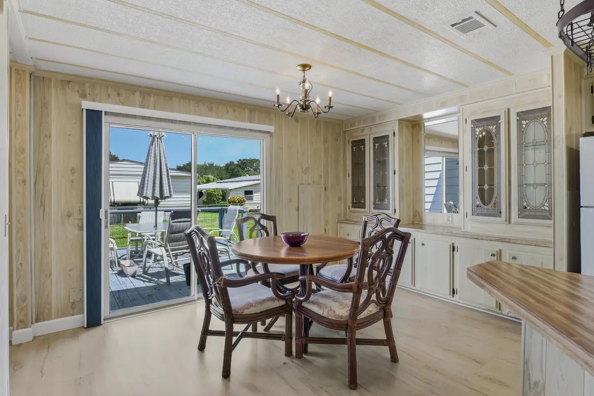 Dining at 7983 SE SARATOGA Drive, Hobe Sound