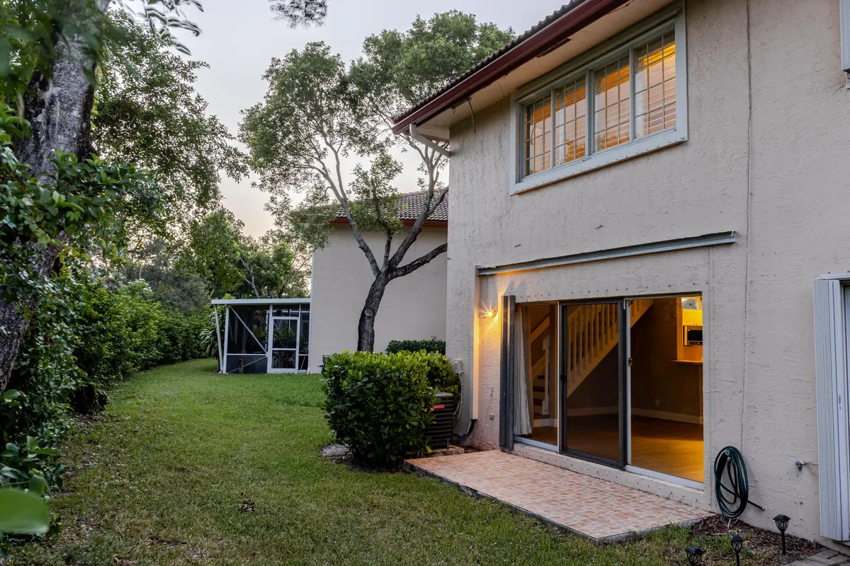8956 NW 38th Drive-1006 at 8956 NW 38TH Drive, Coral Springs