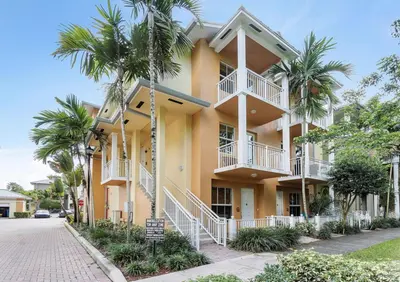 400 SW 14TH Avenue, Fort Lauderdale – Townhouse for sale