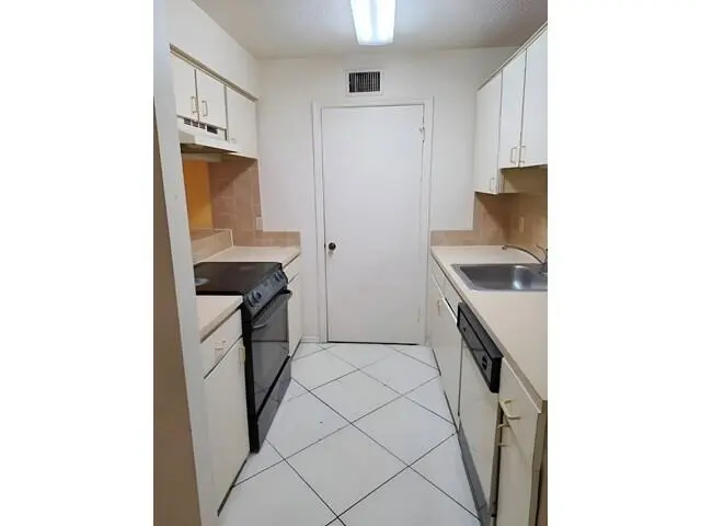 Kitchen at 2313 N CONGRESS Avenue 23, Boynton Beach
