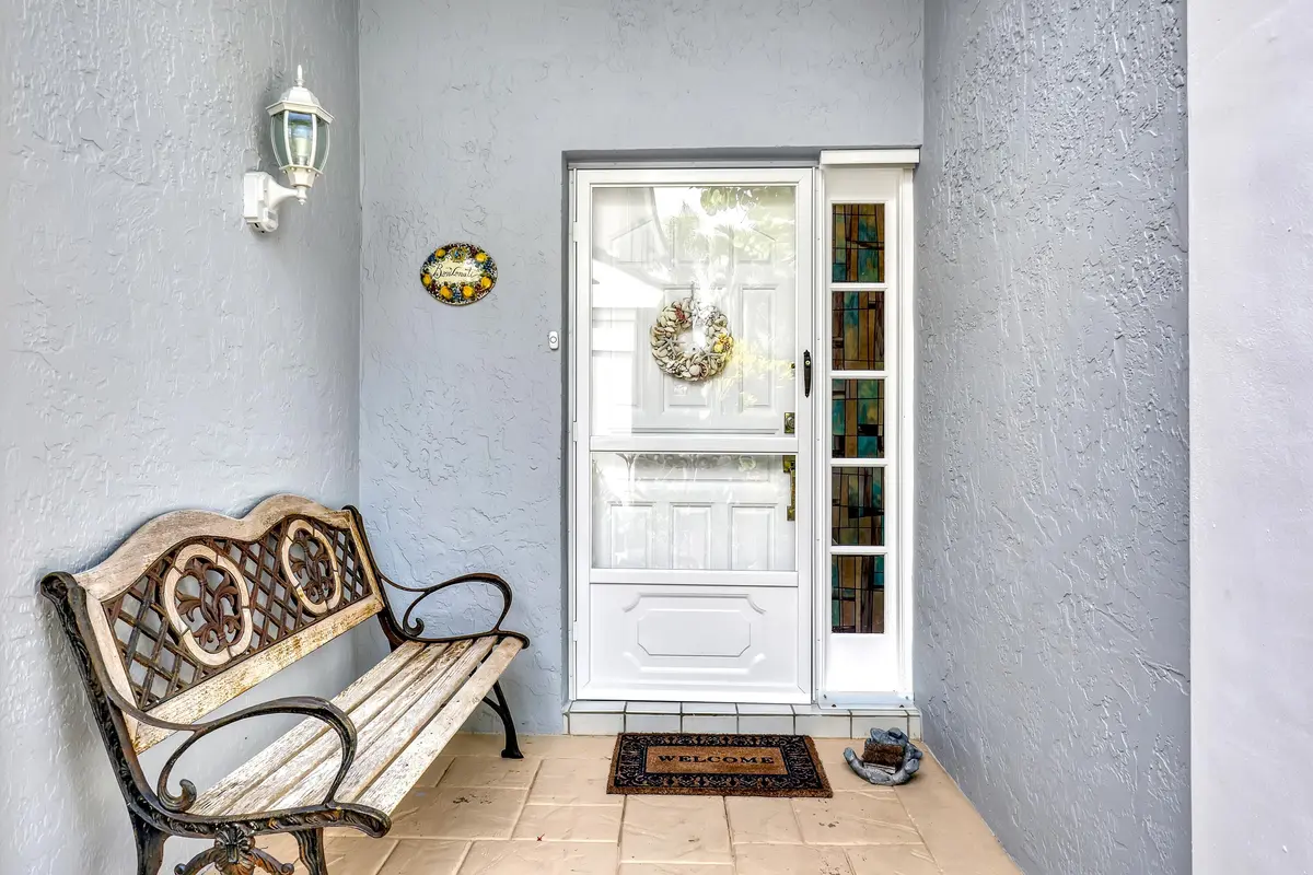 Welcome-Come on in at 24 Admirals Court, Palm Beach Gardens