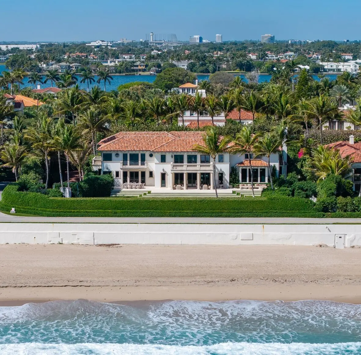 680 S Ocean Blvd at 680 S Ocean Boulevard, Palm Beach