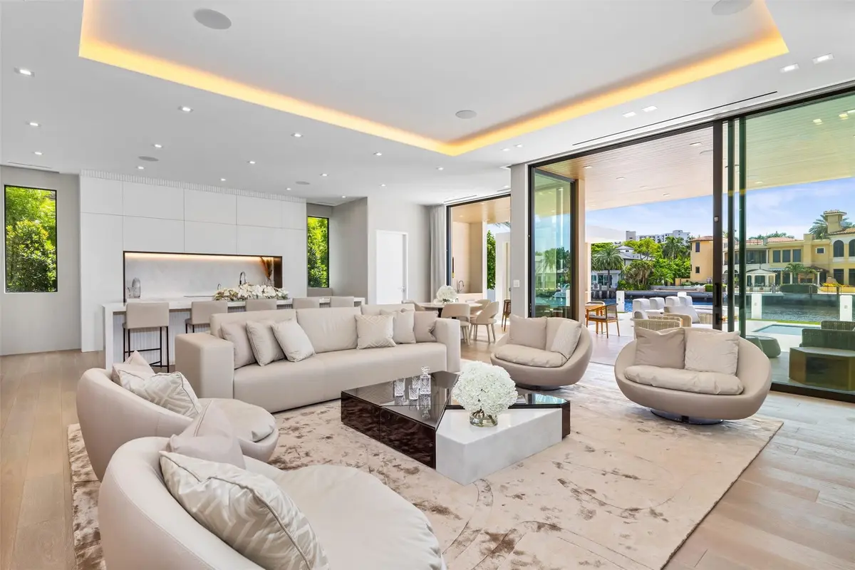 Photo 6 at 68 ISLA BAHIA Drive, Fort Lauderdale