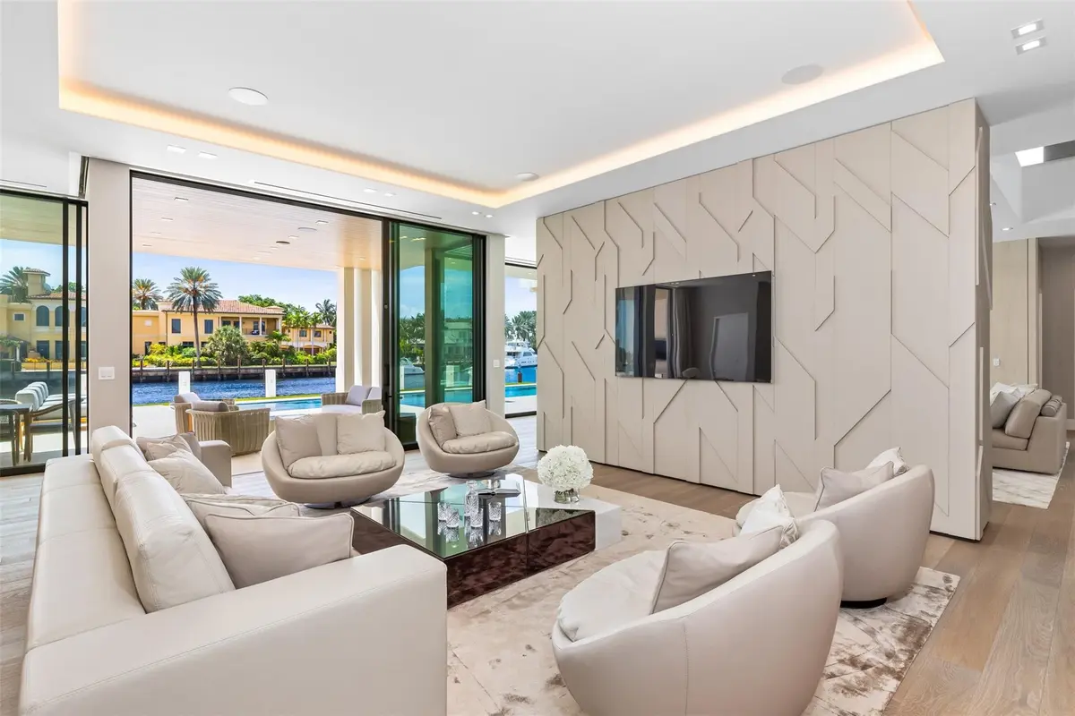 Photo 7 at 68 ISLA BAHIA Drive, Fort Lauderdale