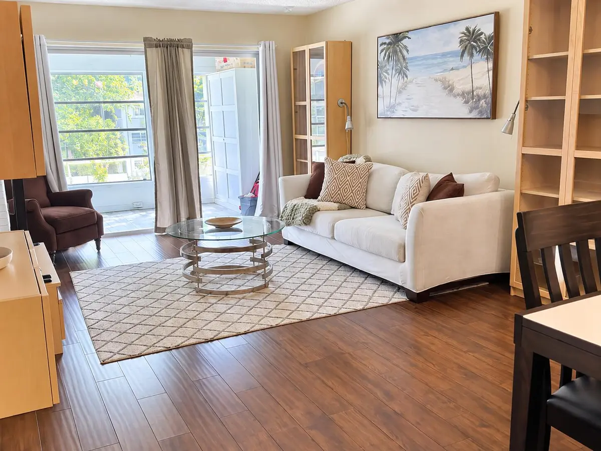 living room at 1801 NW 75TH Avenue 308, Plantation
