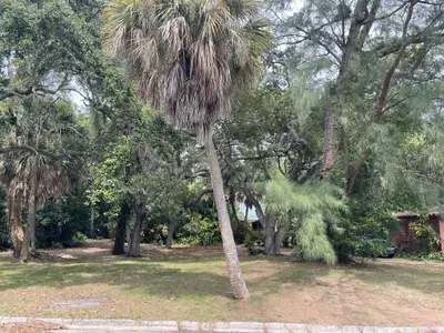 806 S LAKESIDE Drive, Lake Worth Beach – Single Family Residence for sale