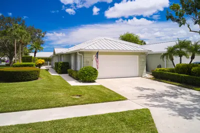 1632 SW Waterfall Boulevard, Palm City – Villa for sale
