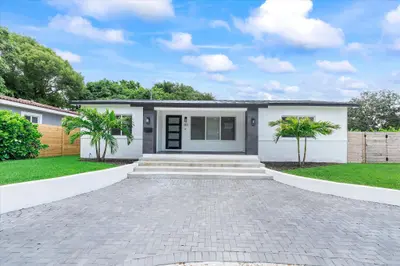 8801 N Miami Avenue, El Portal – Single Family Residence for sale