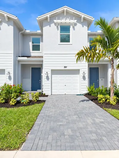 321 SE CROSSOAK Lane, Port St. Lucie – Townhouse for rent