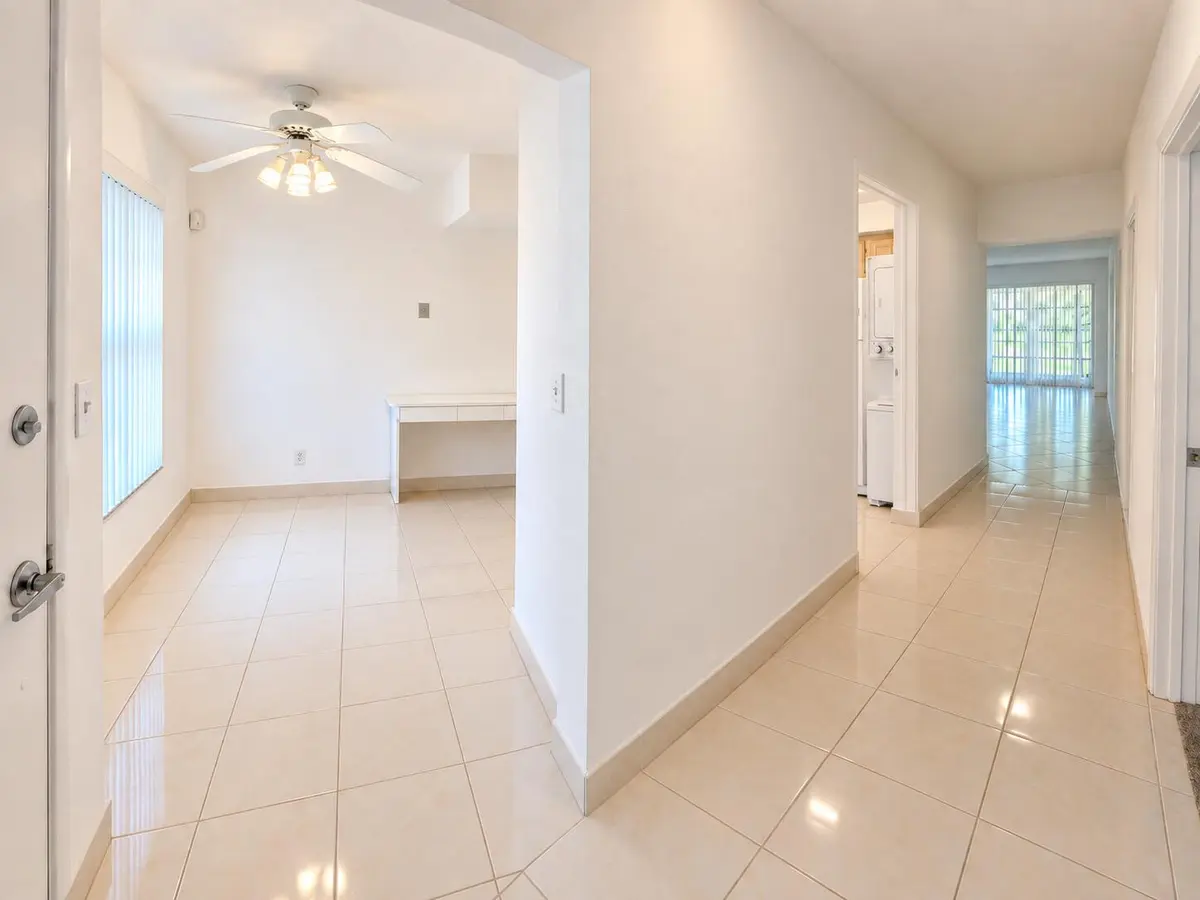 Wide angle view upon entering at 13638 Via Flora D, Delray Beach