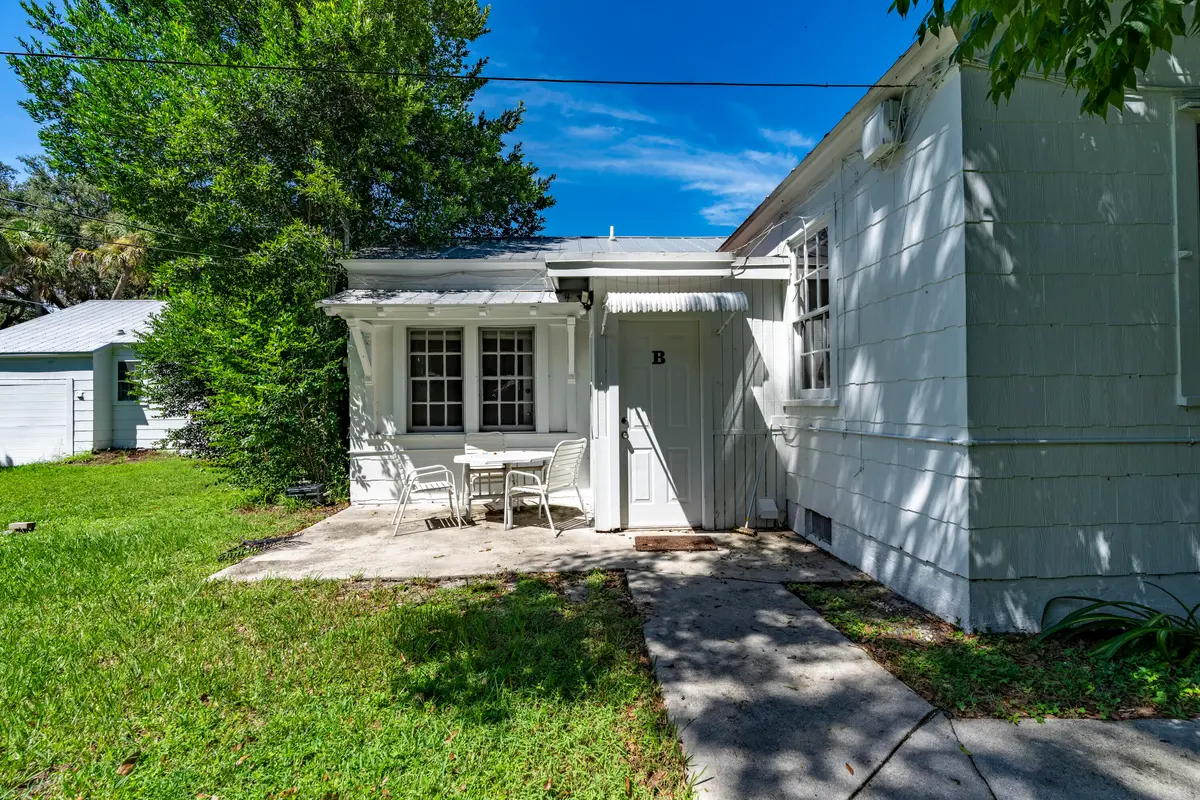 iPixx_00_8 at 1837 22nd Avenue Unit B, Vero Beach