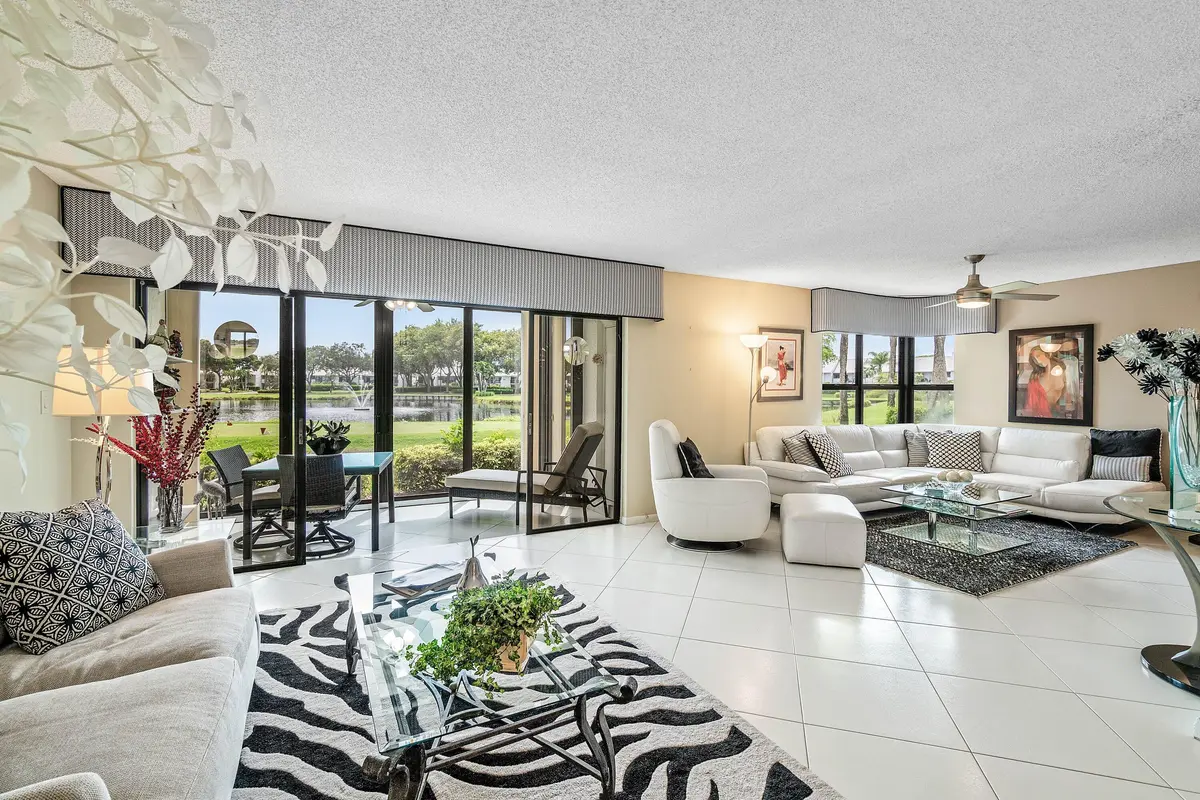Open Floor Plan at 5154 Oakhill Lane 1014, Delray Beach