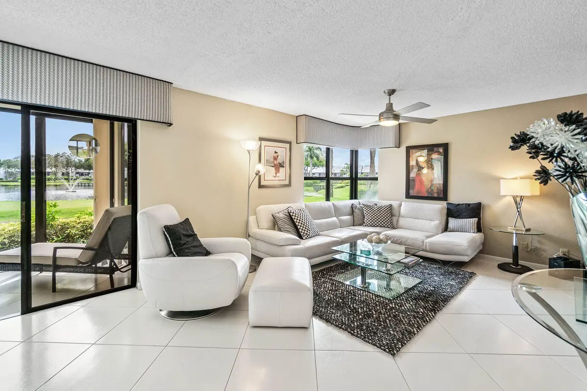 3rd Bedroom used as a Den at 5154 Oakhill Lane 1014, Delray Beach