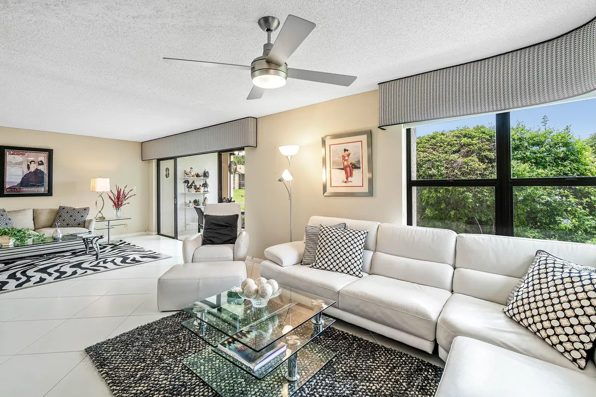 Furniture Available at 5154 Oakhill Lane 1014, Delray Beach