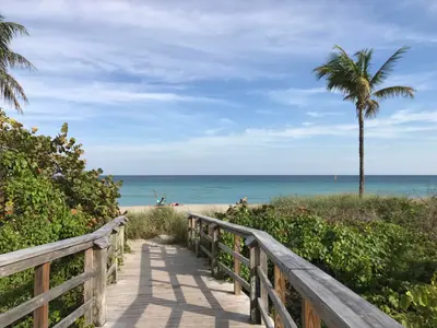 3200 N OCEAN Drive 206, Hollywood – Condominium for rent