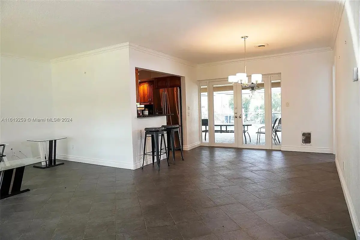 4205 McKinley 18 at 4205 MCKINLEY Street, Hollywood