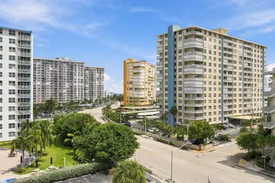 201 N Ocean Boulevard 604, Pompano Beach – Condominium for sale