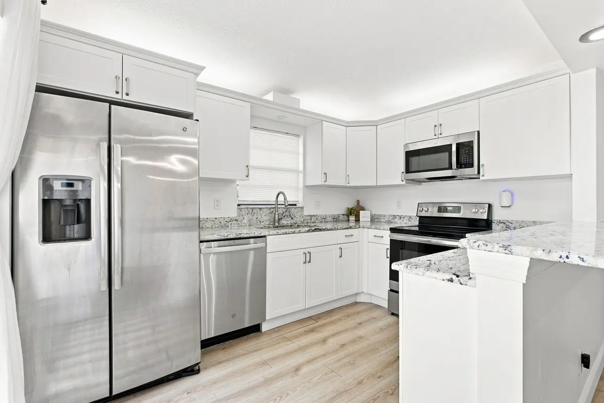 12-web-or-mls-Photo (9)-topaz at 1302 NEBRASKA Avenue 1C, Fort Pierce