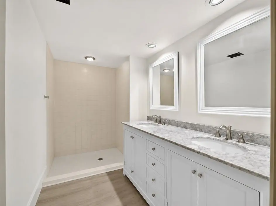 Primary bath at 1519 15th Terrace, Palm Beach Gardens