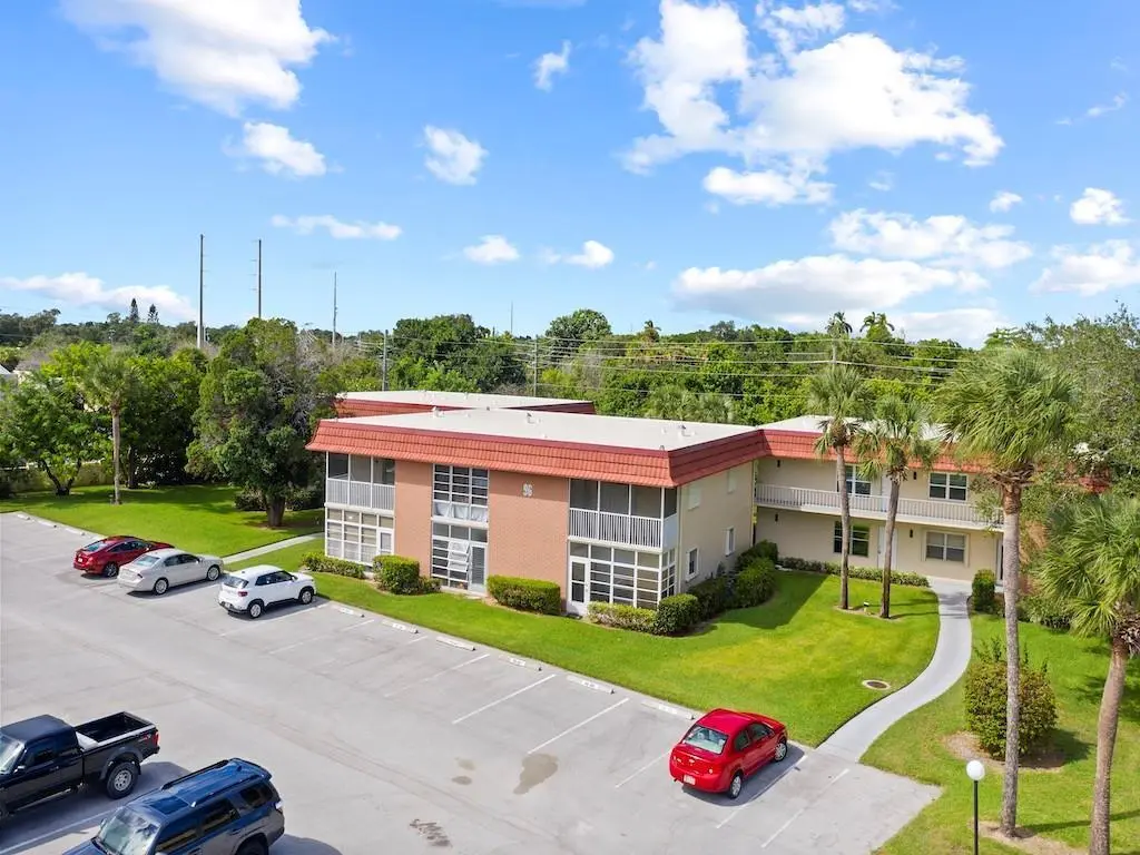 20211026205015525883000000-o at 96 SPRING LAKE Drive 205, Vero Beach