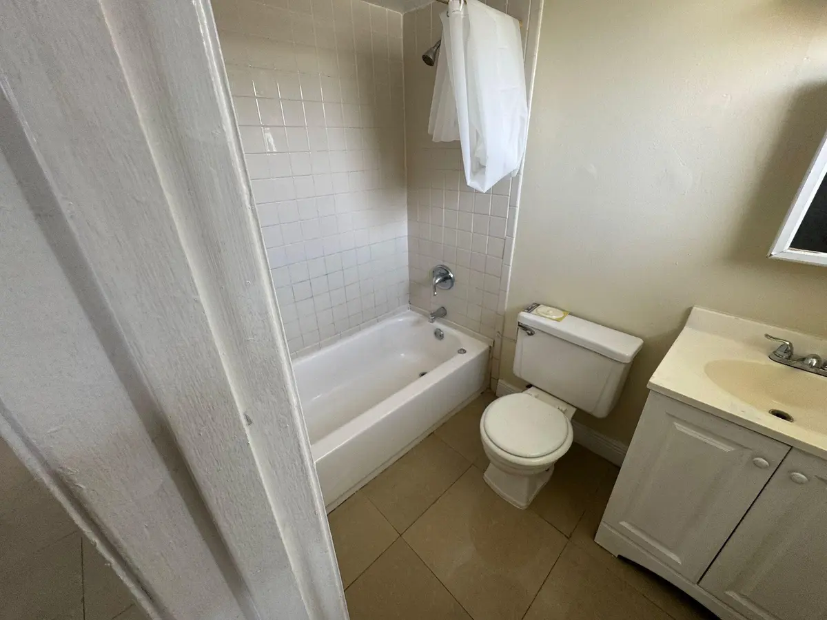 f9774c74-4d8b-4e60-9ade-ae28cda07bd5 at 101 NE 41ST Street G115, Oakland Park