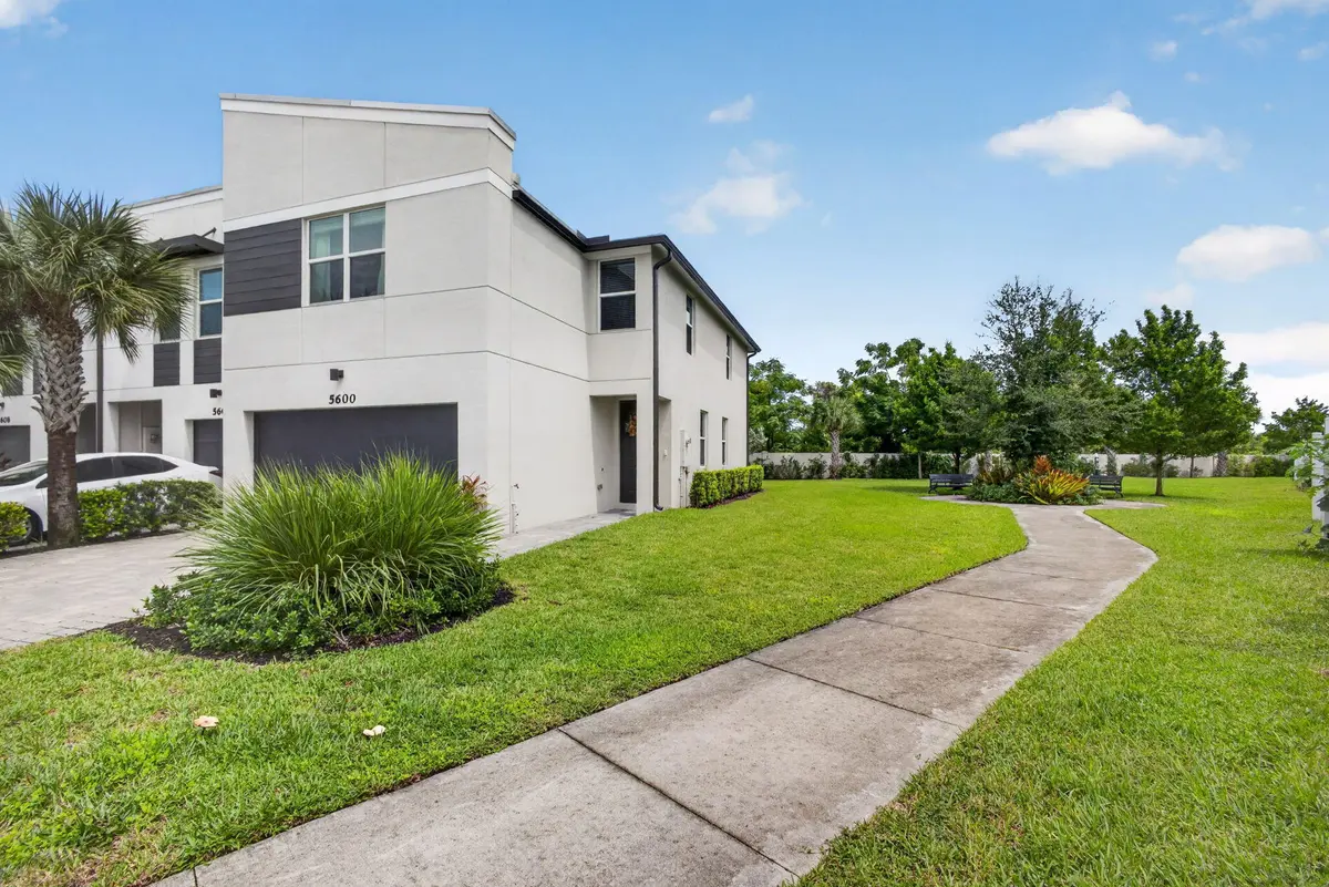 6-web-or-mls-5D1A2272 (2) at 5600 Mentmore Drive, West Palm Beach