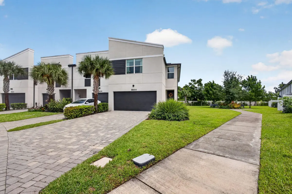 4-web-or-mls-5D1A2267 (2) at 5600 Mentmore Drive, West Palm Beach