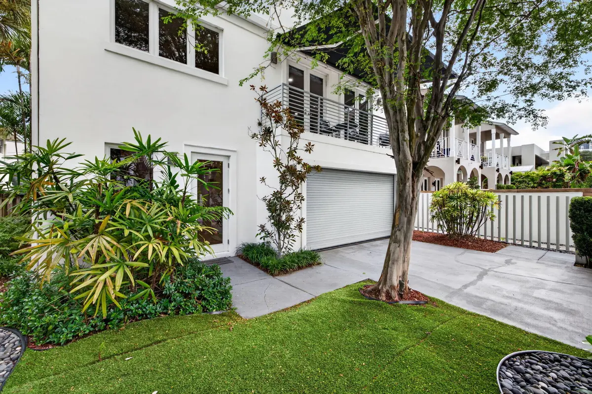 9-web-or-mls-699A3881 at 1520 SE 2ND Street 1520, Fort Lauderdale