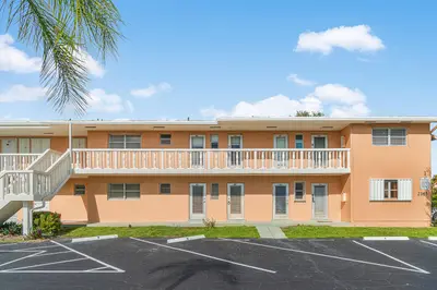 2161 NE 1st Court 205, Boynton Beach – Condominium for sale