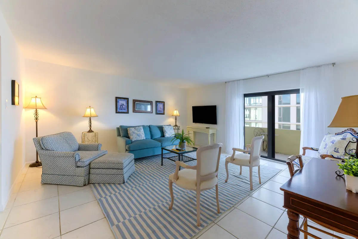 1501 S Flagler Dr Unit 8f West-large-006 at 1501 S Flagler Drive 8f, West Palm Beach