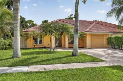 1204 Mulberry Place, Wellington – Villa for rent