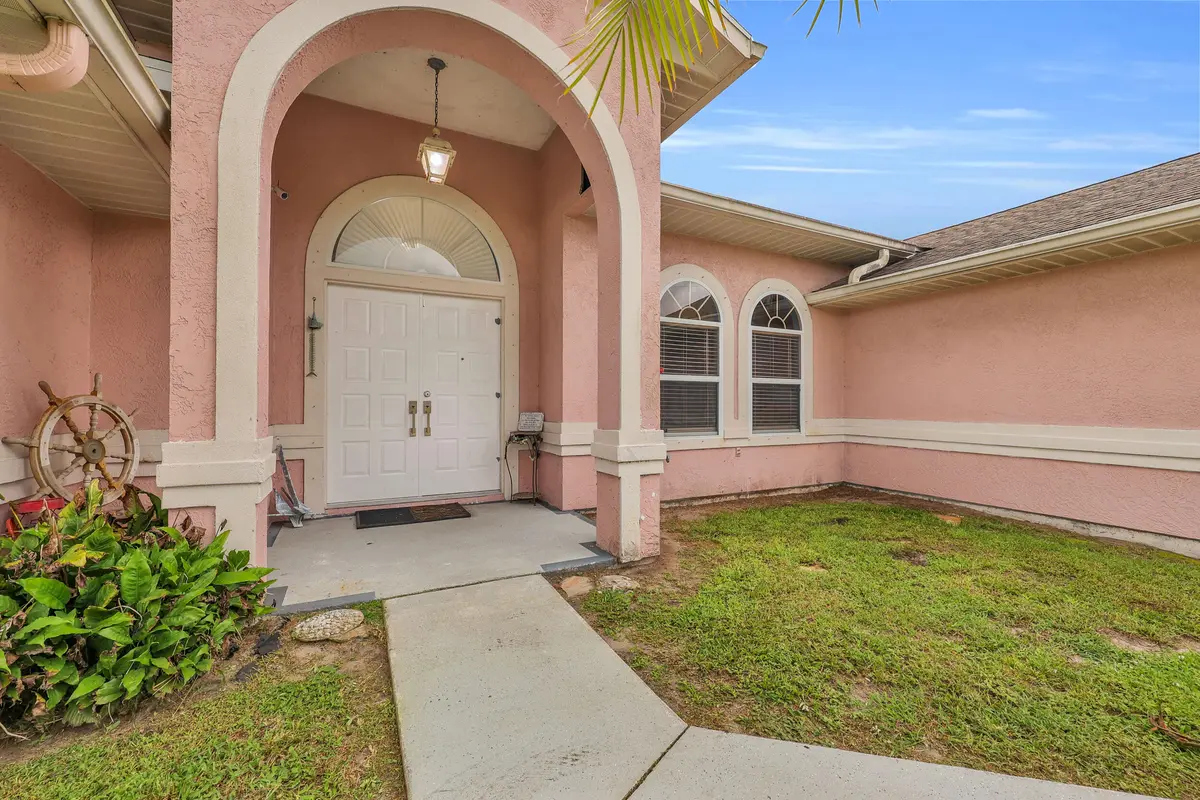 4_0s9a2895 at 202 SE Grove Avenue, Port St. Lucie