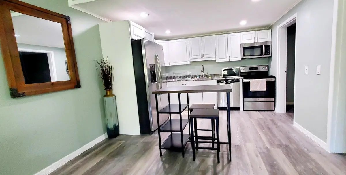 530 N 7TH Place, Vero Beach, FL – photo 2