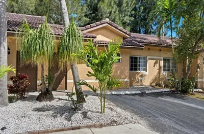 6143 Garden Court, Davie – Apartment for rent