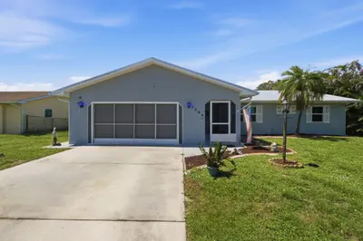 1264 SE LADNER Street, Port St. Lucie – Single Family Residence for sale