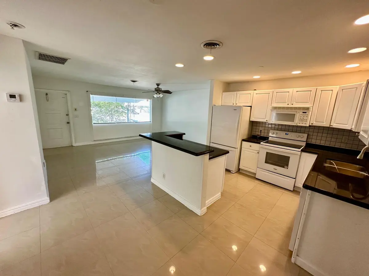 IMG_2001 at 308 SE 12th Street, Deerfield Beach