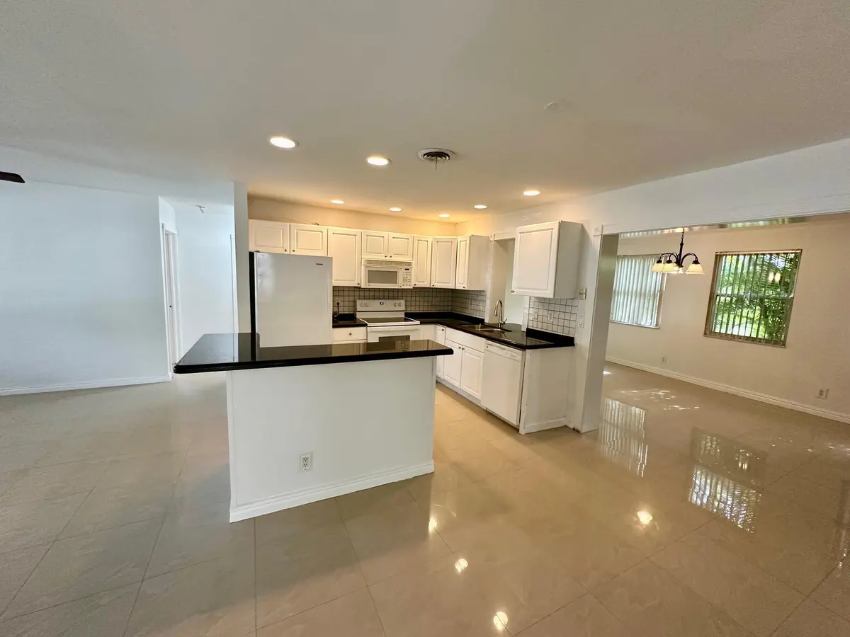 IMG_2007 at 308 SE 12th Street, Deerfield Beach