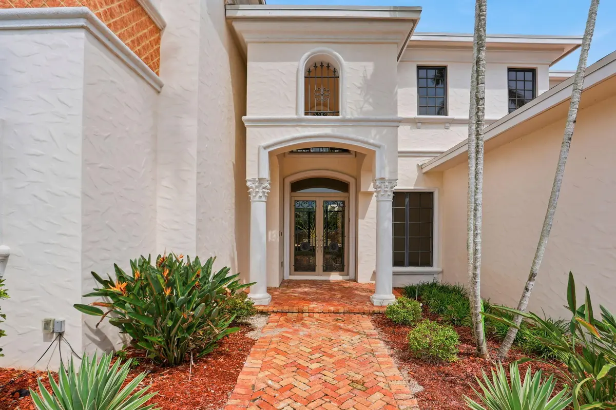 Front Entrance at 260 NE WAVECREST Court, Boca Raton