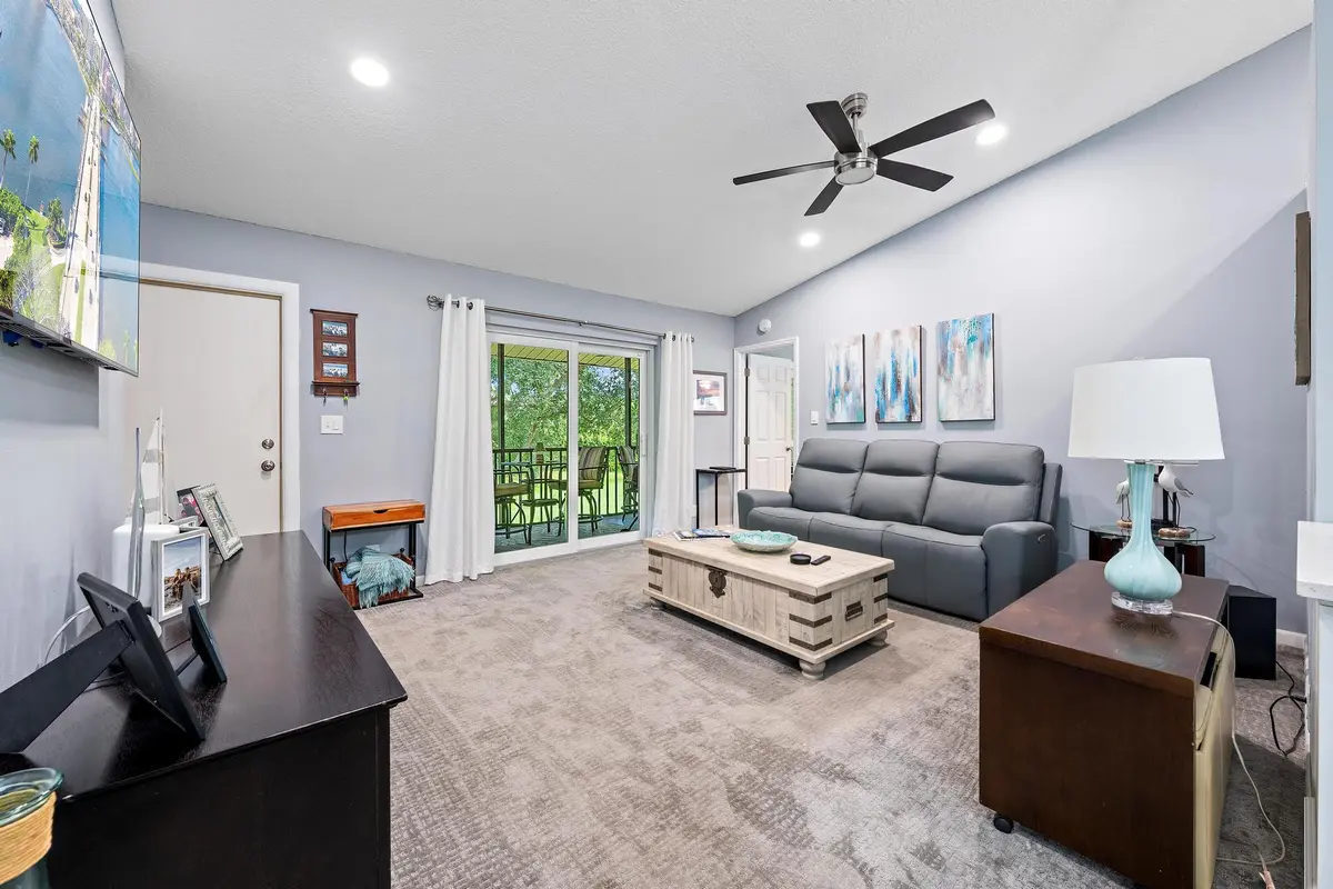 Impact Slider Vaulted Ceilings at 6511 Chasewood Drive Unit g, Jupiter