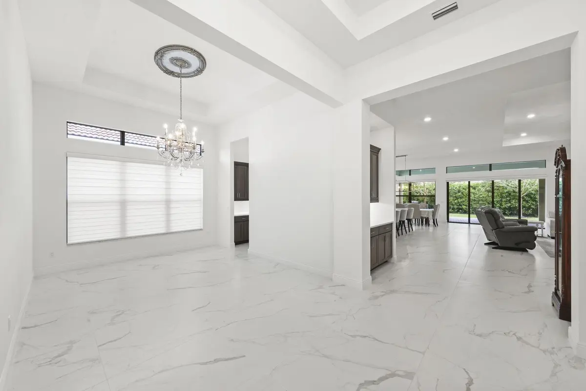 Dining at 9264 Porto Way, Parkland