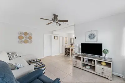 11 SW 4th Avenue Unit 6, Boca Raton – Stock Cooperative for sale