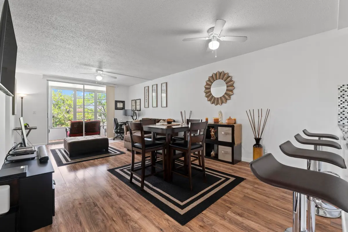 5275 NW 10TH Court 305, Plantation, FL – photo 1