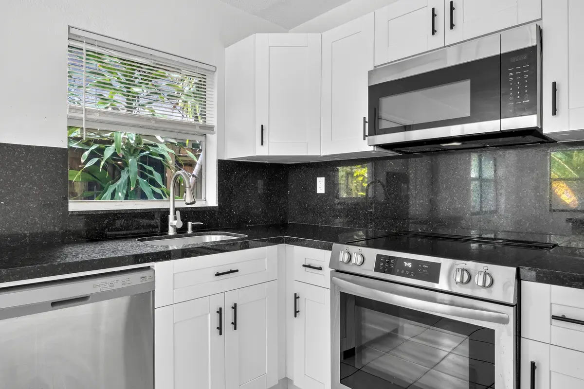 R_F026 at 1515 NW 8TH Avenue, Fort Lauderdale