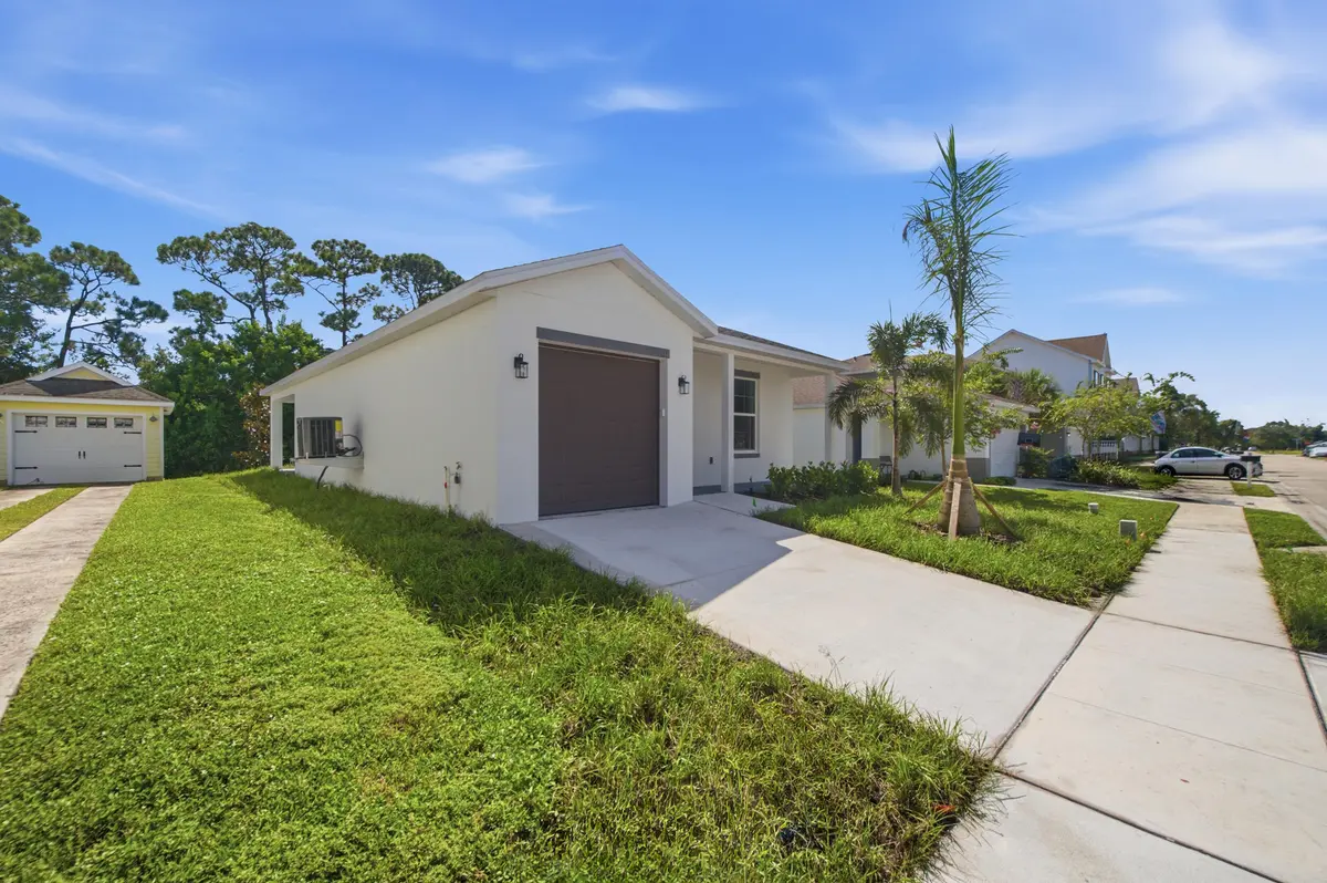 1__dsc6611 at 3344 N Park Drive, Fort Pierce