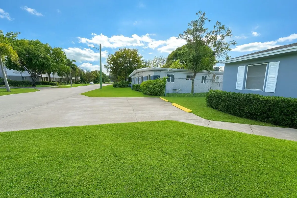 Photo 2 at 741 NW 10th Terrace, Fort Lauderdale