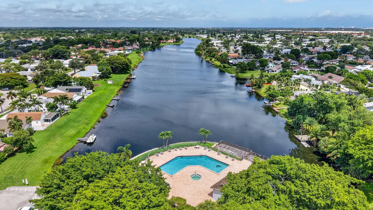 87-web-or-mls-DJI_20260910124638_0334_D at 905 NW 21ST Way, Delray Beach