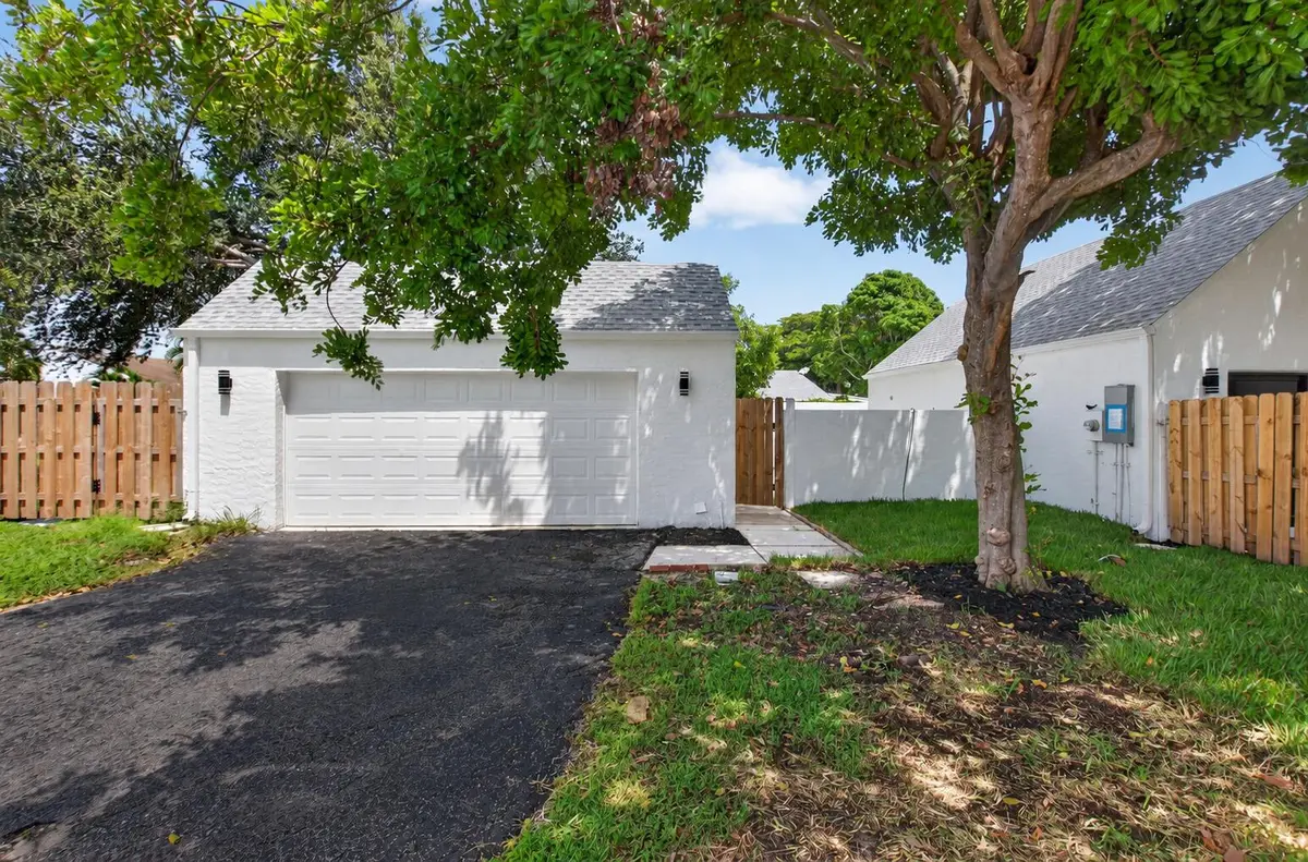 6277ab20-5a06-4fde-946a-dea19d485507 at 905 NW 21ST Way, Delray Beach
